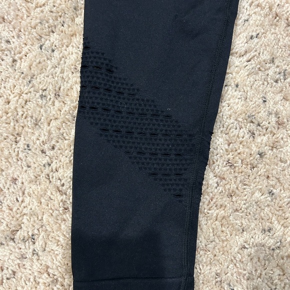 Black Cutout Detail Leggings size M - Picture 3 of 3